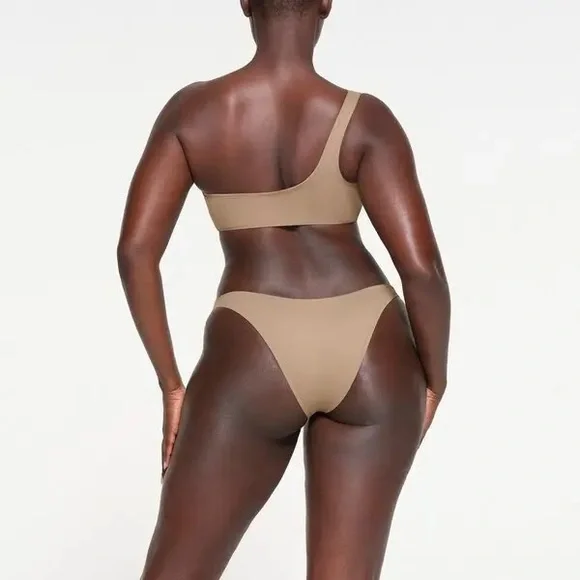 NWT SKIMS Recycled One Shoulder Swim Top in Desert - Picture 3 of 5